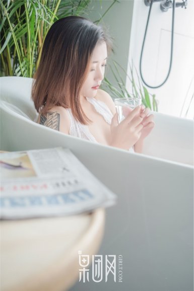 《魔法少女伊莉雅：雪下的誓言》影评10篇“华体会(中国)”